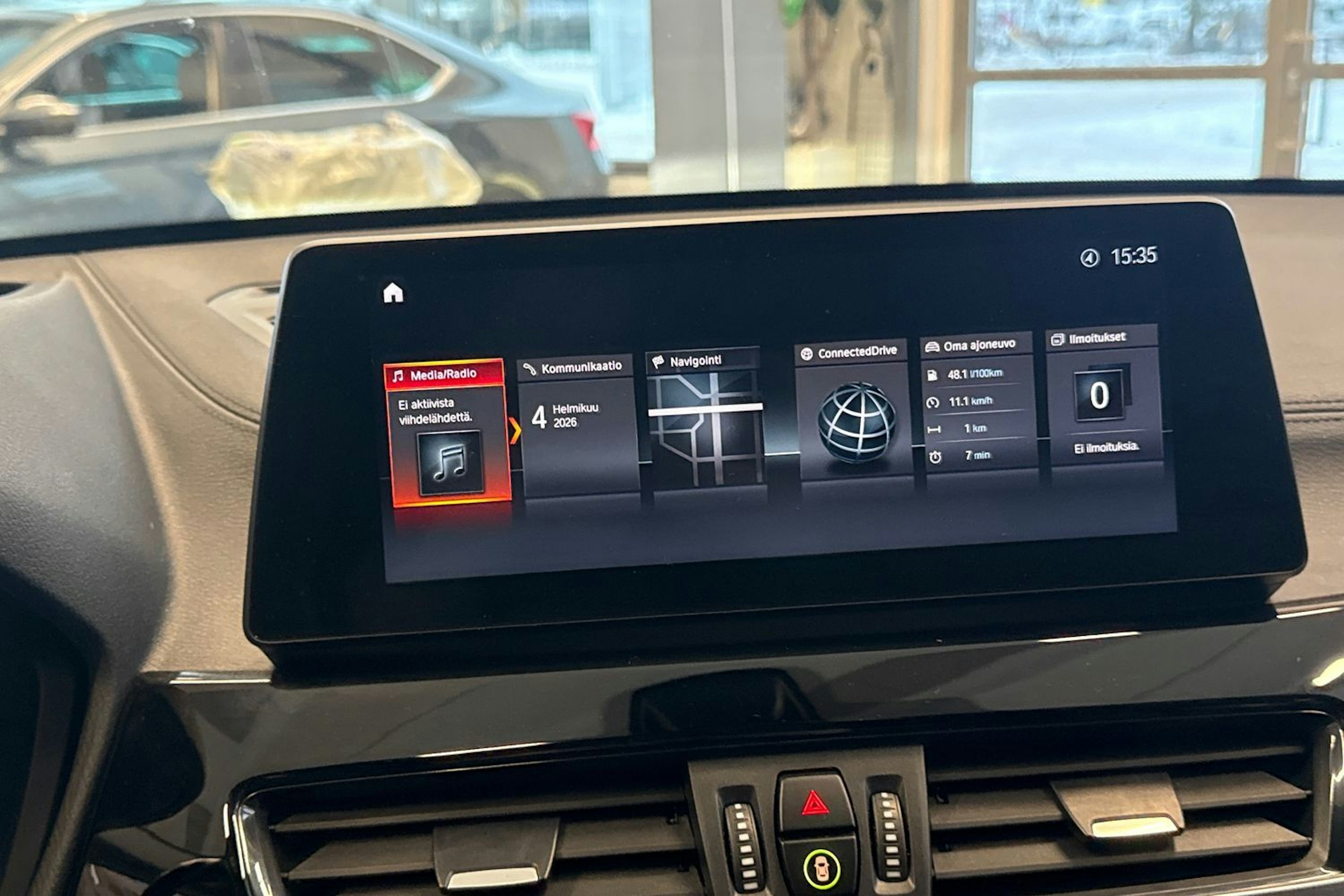 sininen BMW X1 2022 kuva 28.