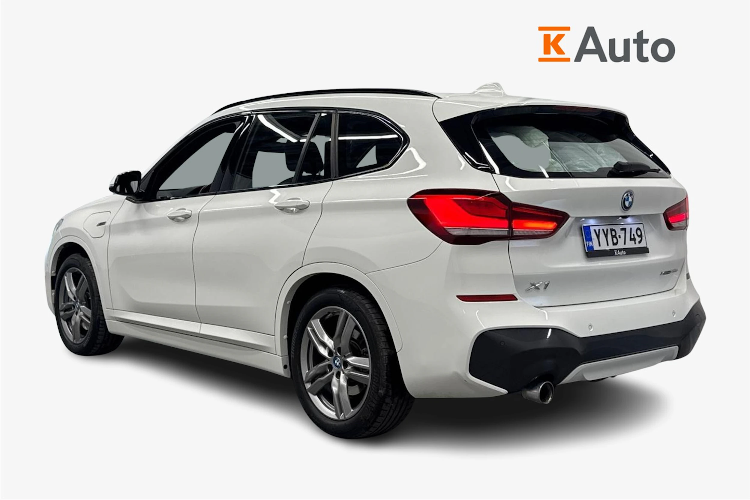 valkoinen BMW X1 2022 kuva 3.