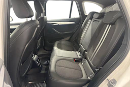 valkoinen BMW X1 2022 kuva 11.