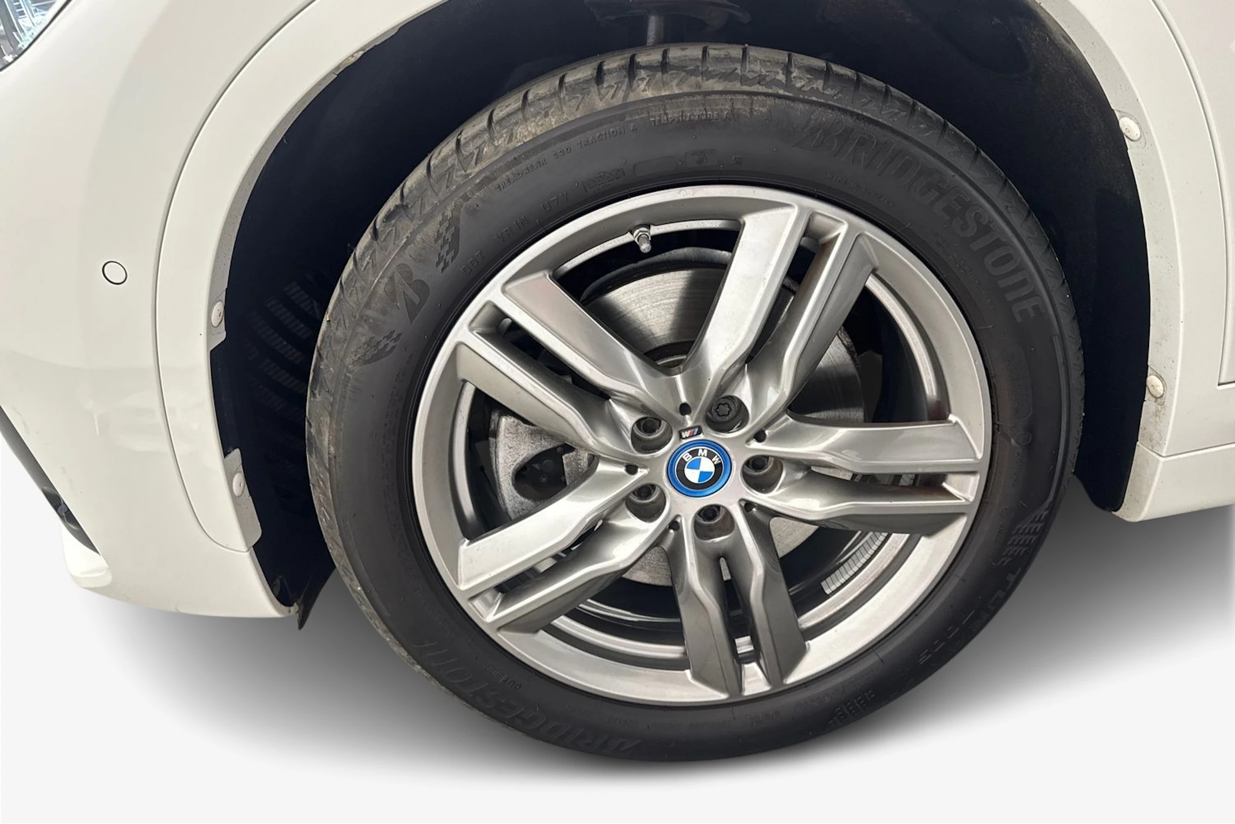 valkoinen BMW X1 2022 kuva 12.