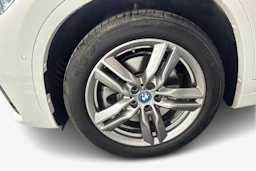 valkoinen BMW X1 2022 kuva 12.