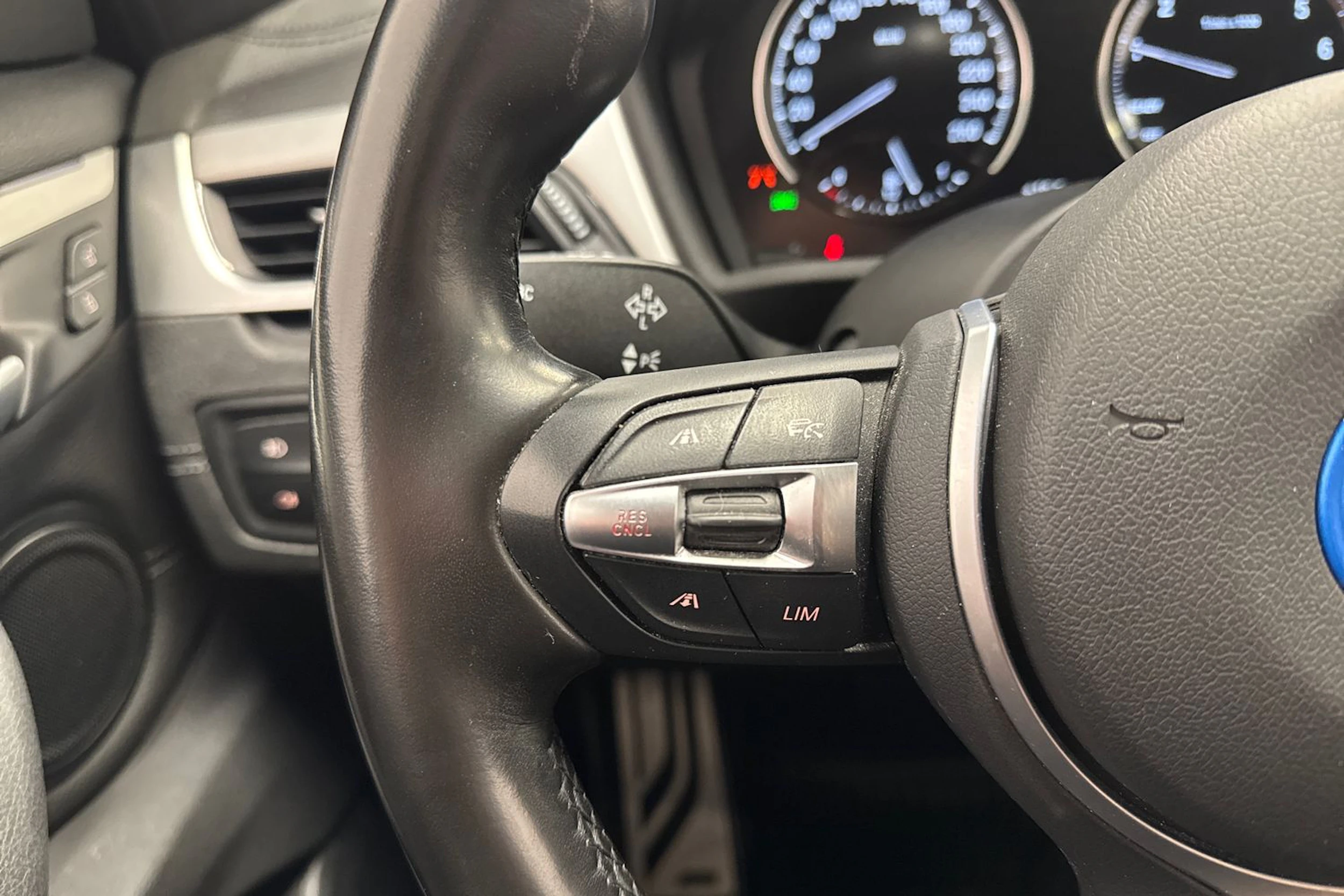 valkoinen BMW X1 2022 kuva 21.