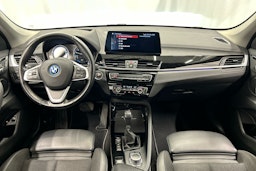 valkoinen BMW X1 2022 kuva 7.