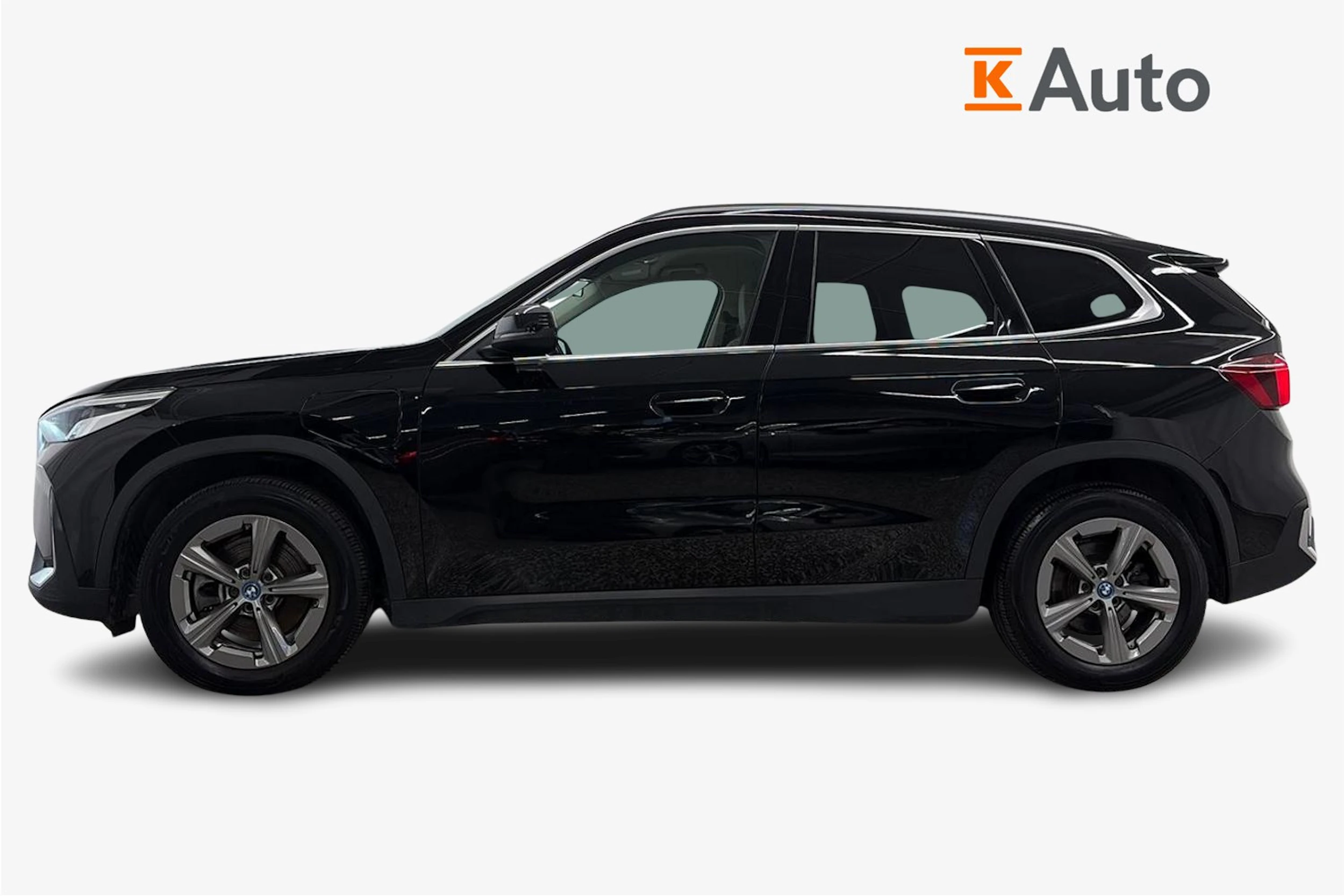 met. musta BMW X1 2023 kuva 5.