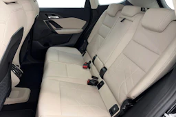 met. musta BMW X1 2023 kuva 8.