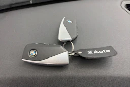 met. musta BMW X1 2023 kuva 31.