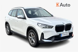 valkoinen BMW X1 2023 kuva 1.