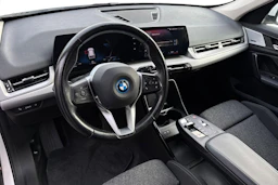 valkoinen BMW X1 2023 kuva 3.