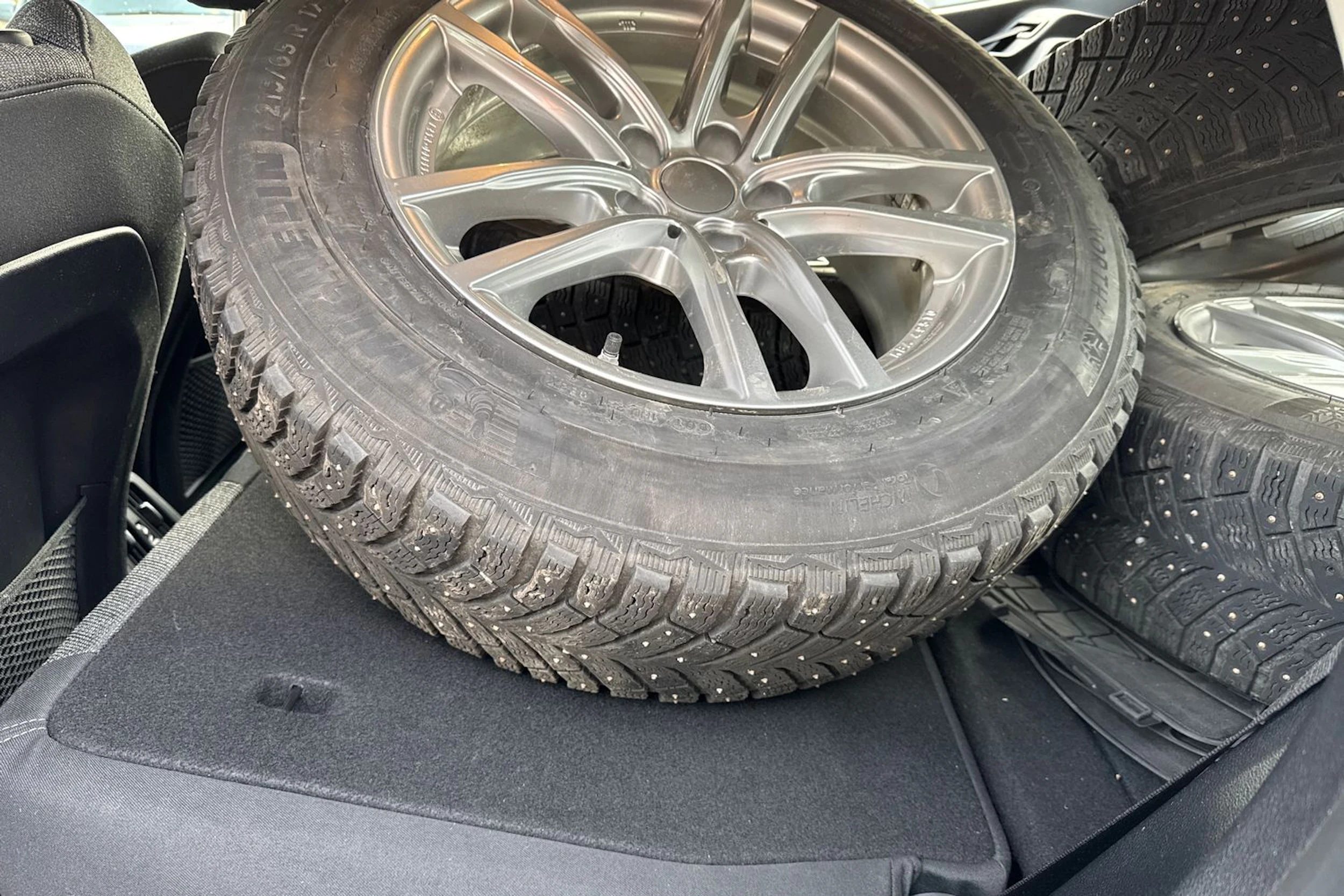 valkoinen BMW X1 2023 kuva 4.