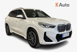 valkoinen BMW X1 2023 kuva 1.