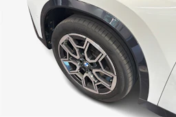 valkoinen BMW X1 2023 kuva 9.