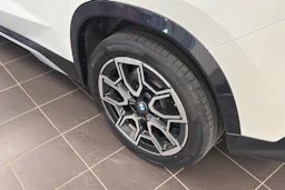 valkoinen BMW X1 2023 kuva 10.