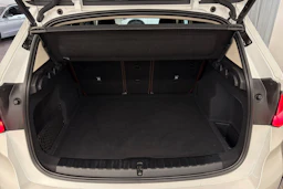valkoinen BMW X1 2023 kuva 11.
