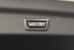 valkoinen BMW X1 2023 kuva 12.