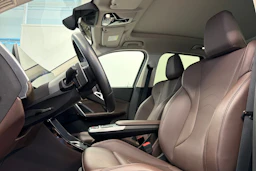 valkoinen BMW X1 2023 kuva 13.
