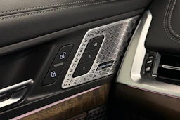valkoinen BMW X1 2023 kuva 20.
