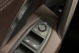 valkoinen BMW X1 2023 kuva 21.
