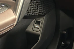 valkoinen BMW X1 2023 kuva 22.