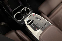 valkoinen BMW X1 2023 kuva 23.