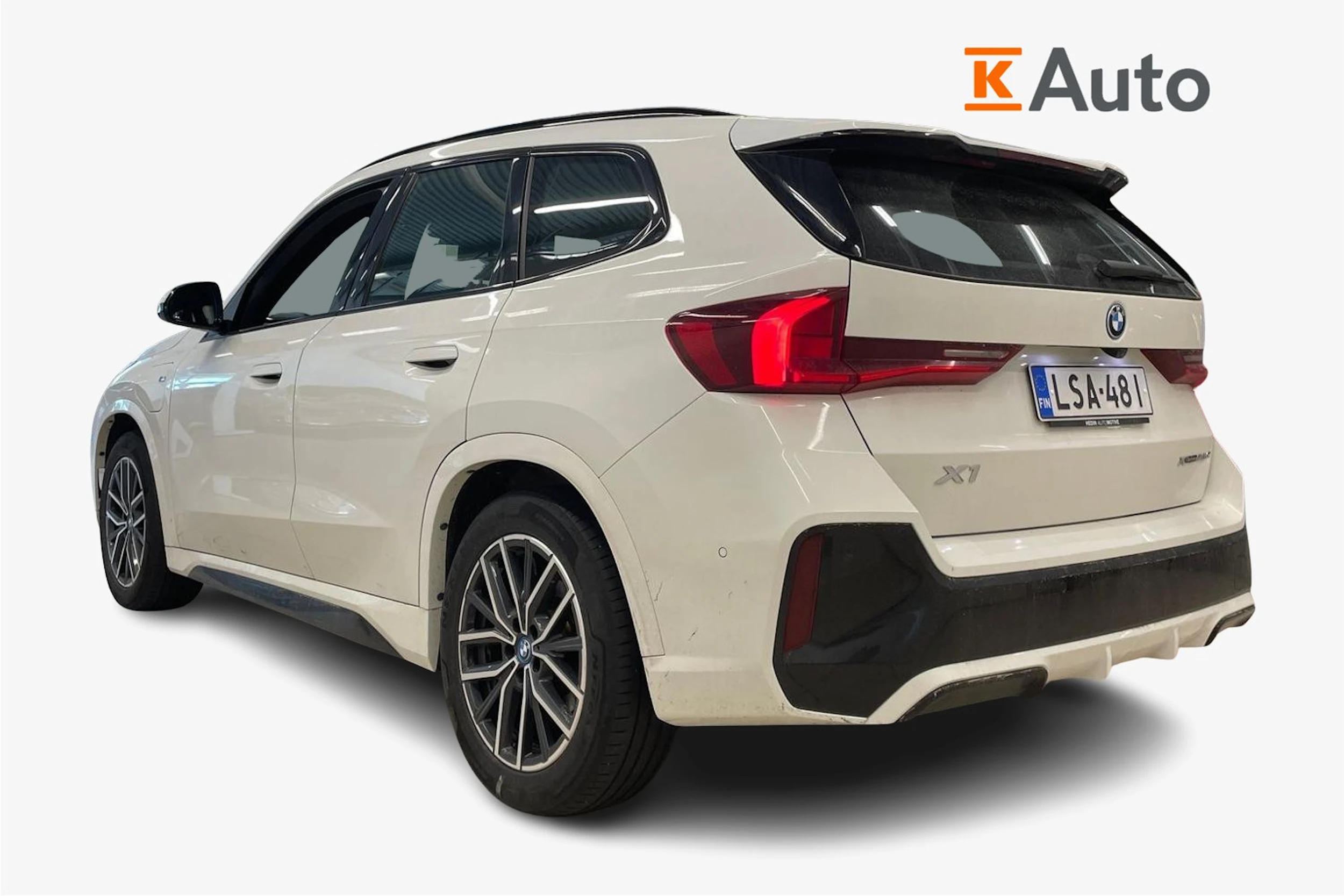 Valkoinen BMW X1 2023 kuva 2.