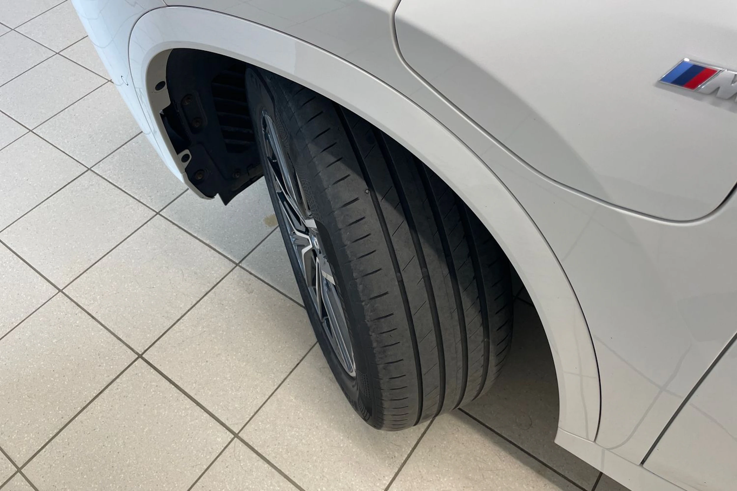 Valkoinen BMW X1 2023 kuva 10.