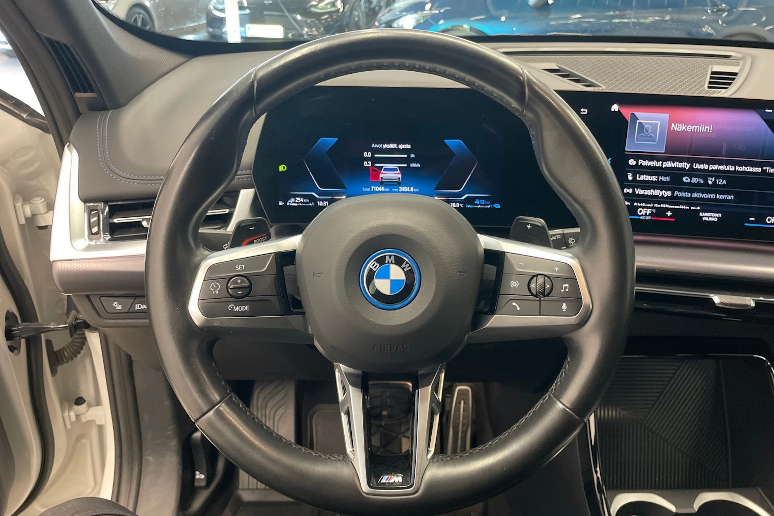 Valkoinen BMW X1 2023 kuva 11.