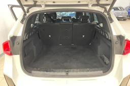 Valkoinen BMW X1 2023 kuva 19.