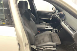Valkoinen BMW X1 2023 kuva 26.