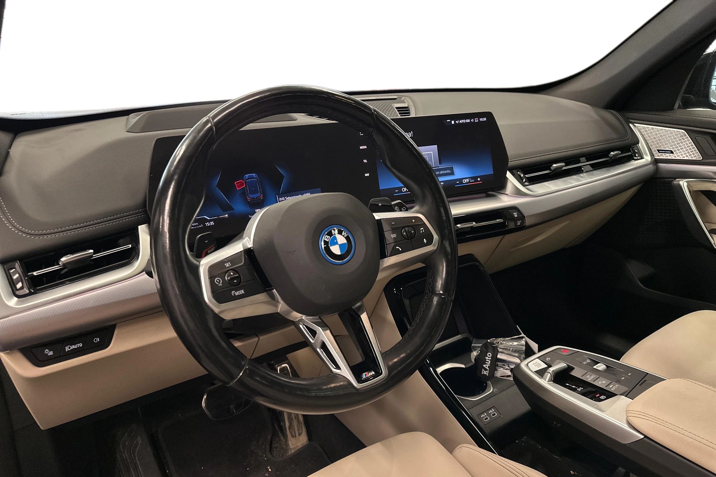 musta BMW X1 2023 kuva 3.