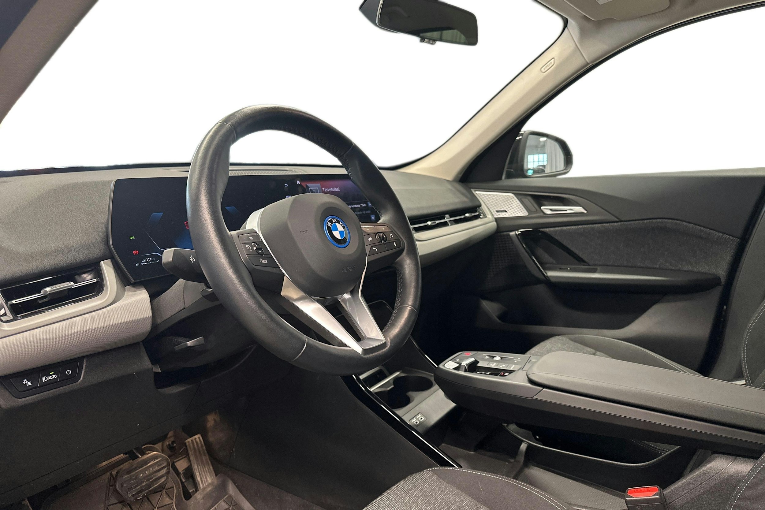 musta BMW X1 2023 kuva 3.
