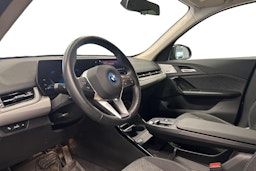 musta BMW X1 2023 kuva 3.