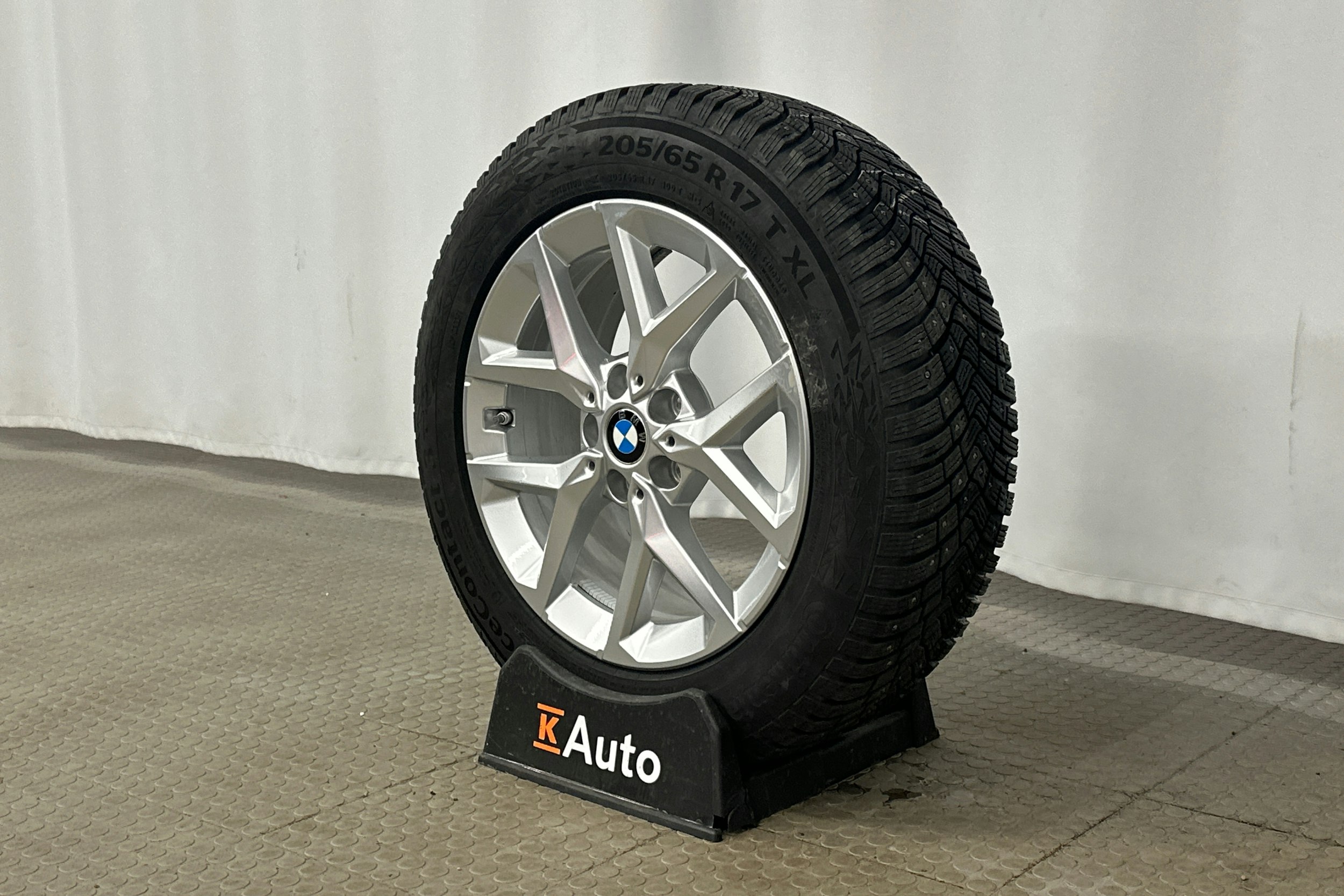 musta BMW X1 2024 kuva 13.