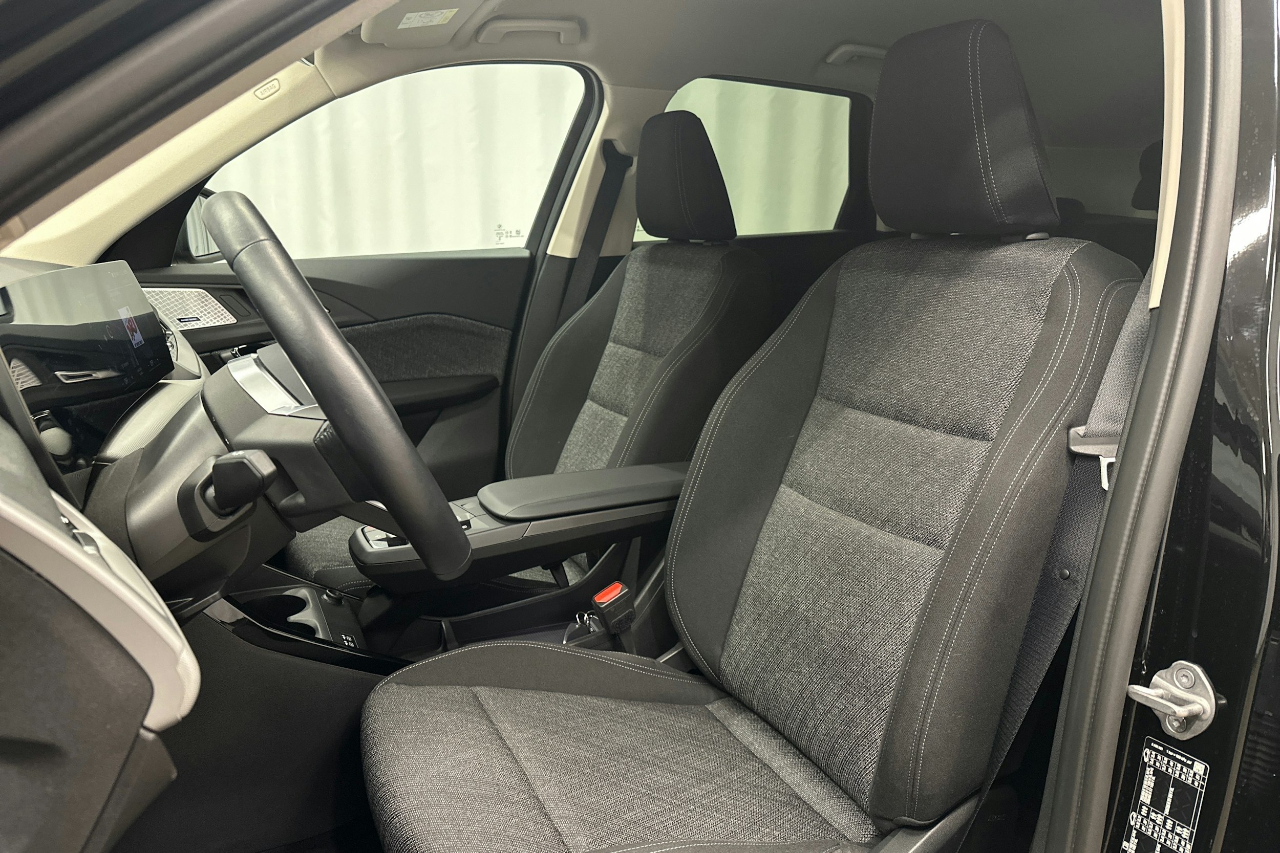 musta BMW X1 2024 kuva 16.