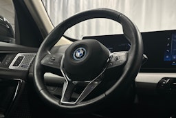 musta BMW X1 2024 kuva 19.