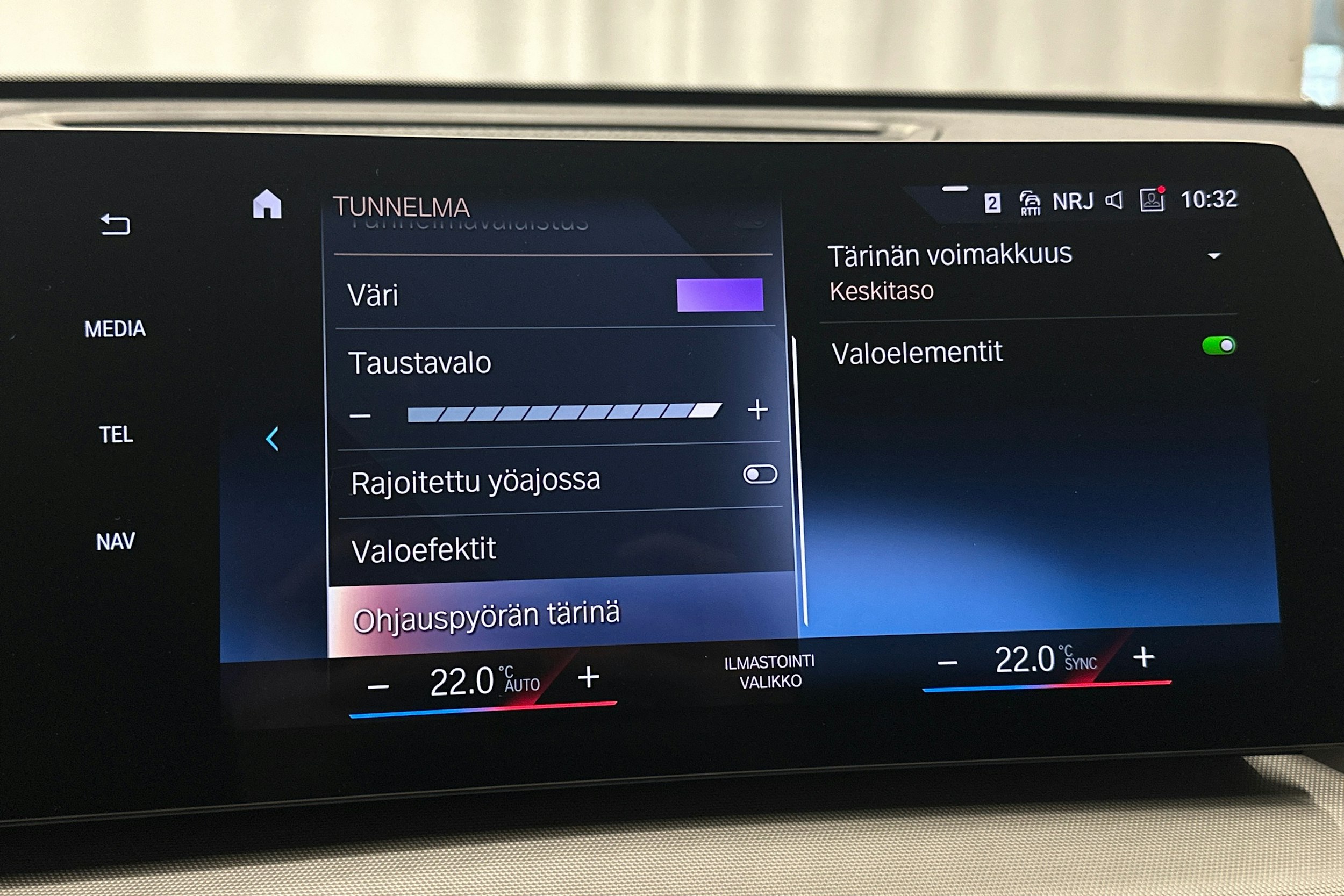 musta BMW X1 2024 kuva 25.