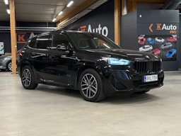 musta BMW X1 2024 kuva 1.