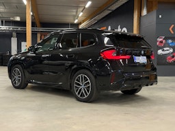 musta BMW X1 2024 kuva 2.