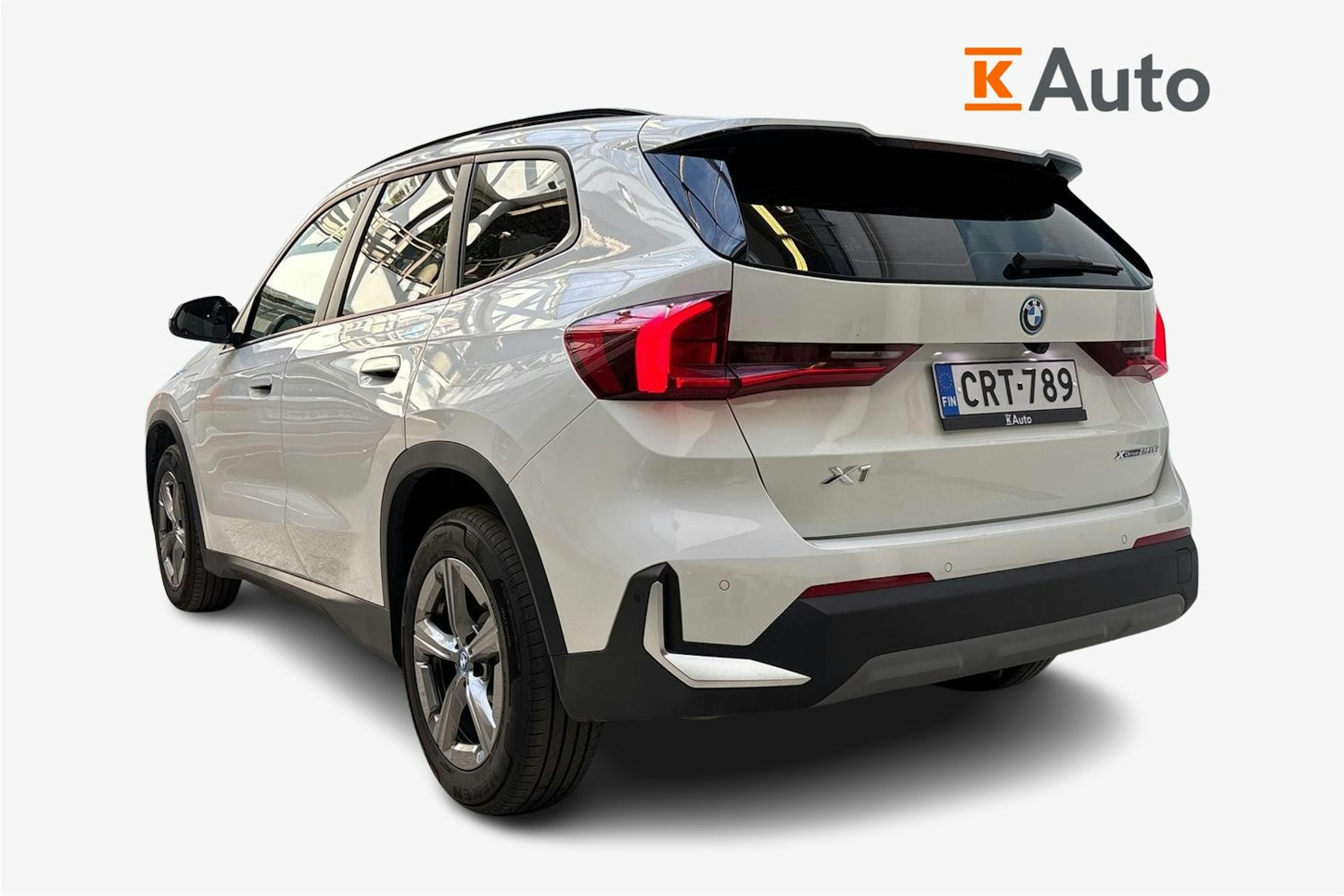 valkoinen BMW X1 2024 kuva 2.