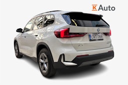 valkoinen BMW X1 2024 kuva 2.