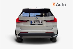 valkoinen BMW X1 2024 kuva 3.