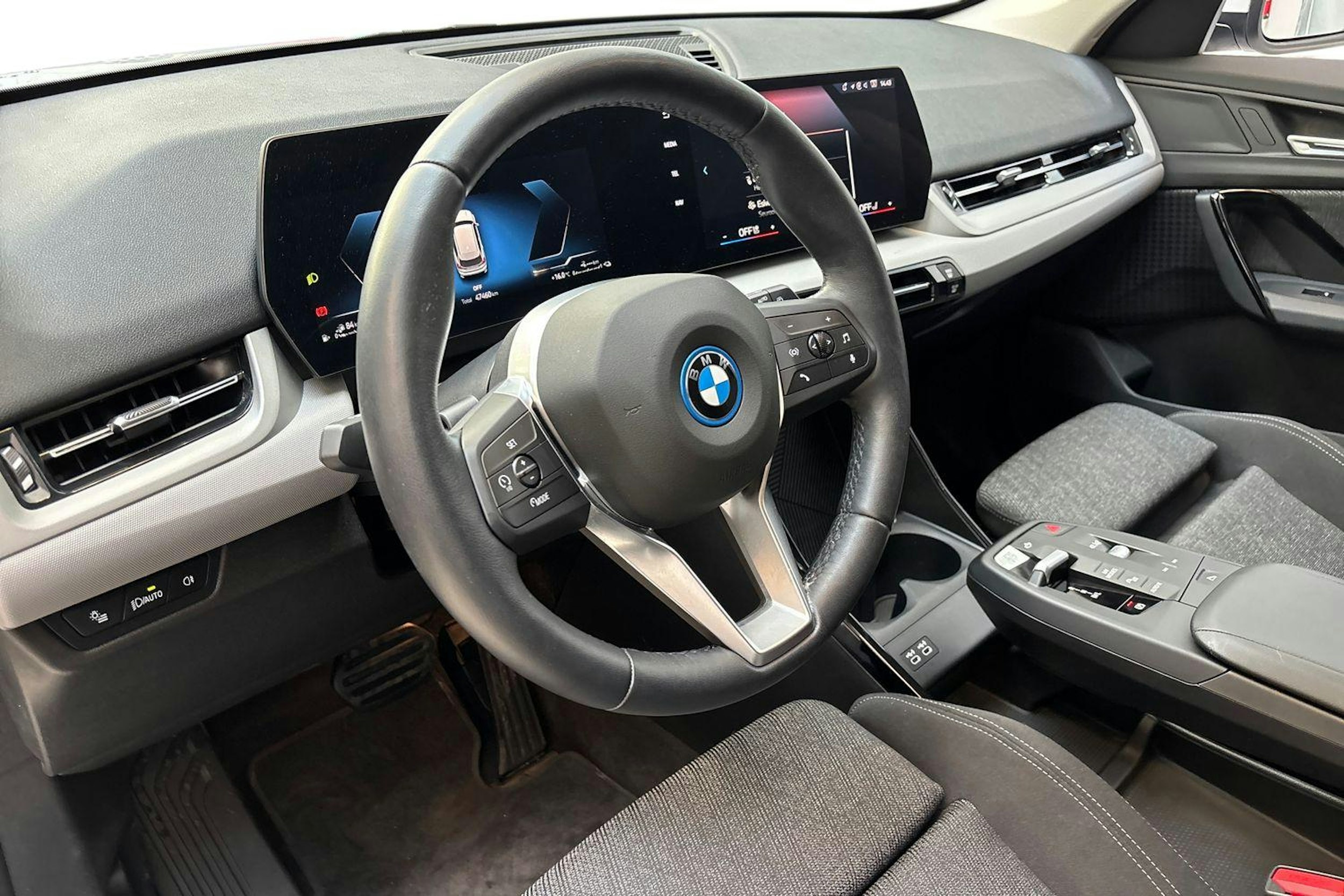 valkoinen BMW X1 2024 kuva 7.