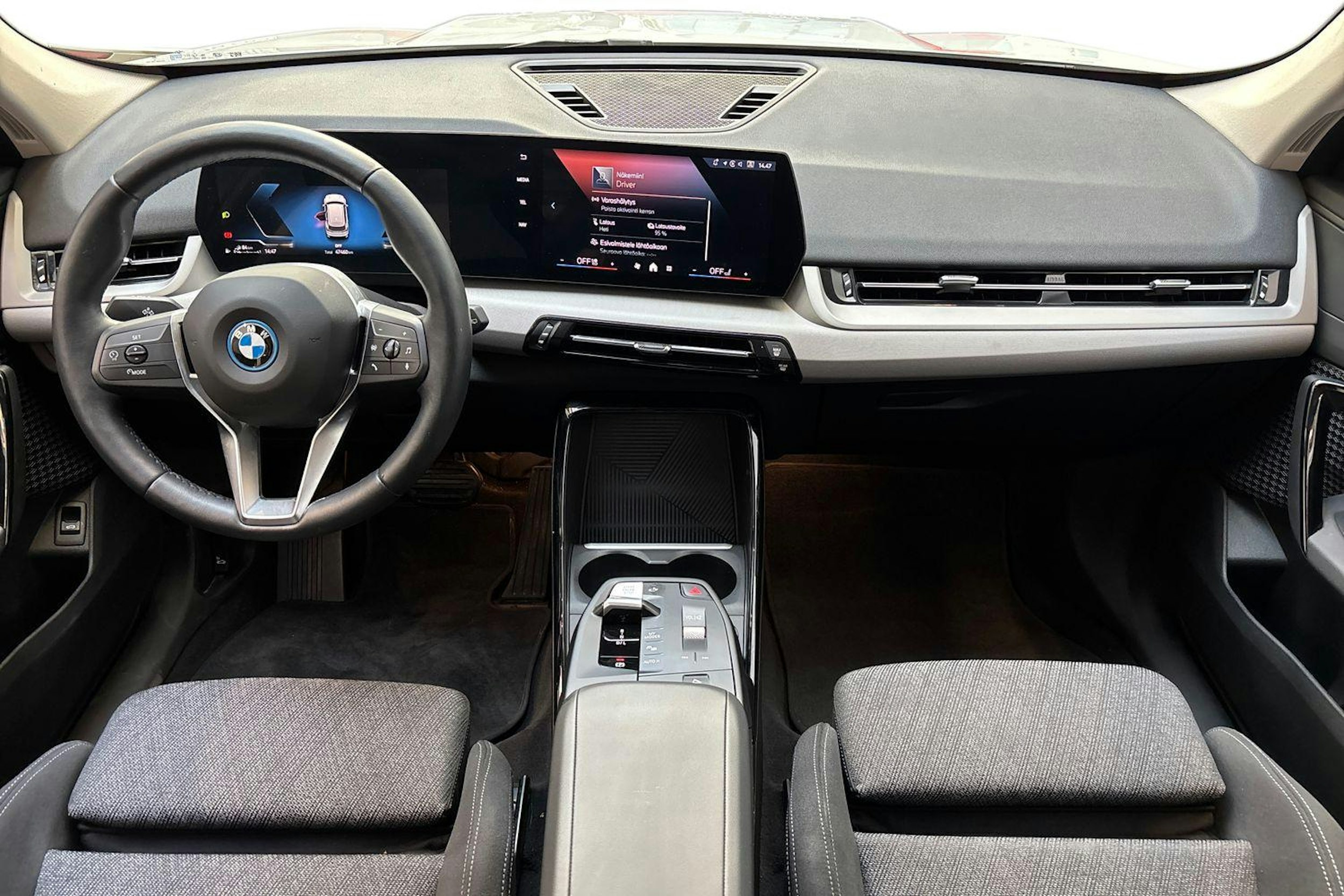 valkoinen BMW X1 2024 kuva 9.