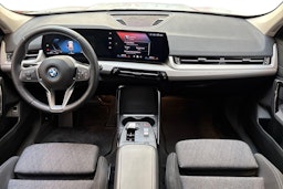 valkoinen BMW X1 2024 kuva 9.