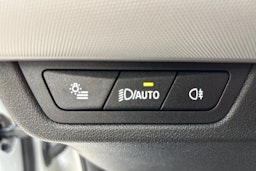 valkoinen BMW X1 2024 kuva 16.
