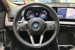 valkoinen BMW X1 2024 kuva 17.