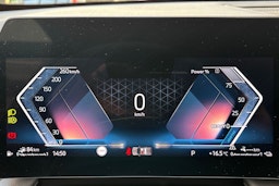 valkoinen BMW X1 2024 kuva 18.