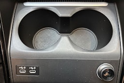 valkoinen BMW X1 2024 kuva 23.