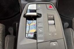 valkoinen BMW X1 2024 kuva 24.