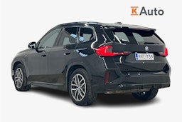 musta BMW X1 2024 kuva 2.