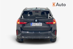 musta BMW X1 2024 kuva 3.